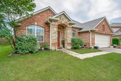 9204 Lockhart Drive, Arlington, TX 76002 - Photo 2