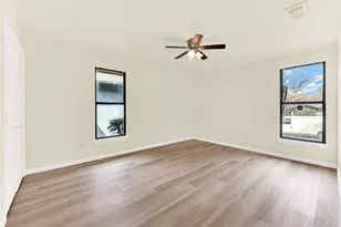 2033 Durham St, Irving, TX 75062 - Photo 14