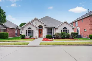 1217 Yukon Dr, Glenn Heights, TX 75154 - Photo 2