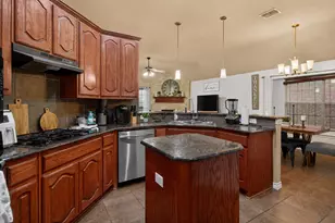1217 Yukon Dr, Glenn Heights, TX 75154 - Photo 16