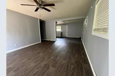 805 W 3rd Street, Clarksville, TX 75426 - Photo 2