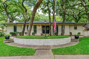 1800 Holm Oak St, Arlington, TX 76012 - Photo 2