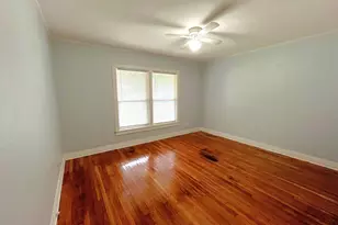 1322 W Bond St, Denison, TX 75020 - Photo 10