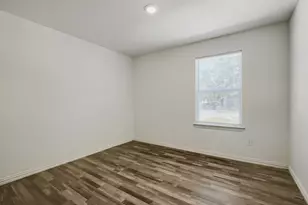5912 Wilkes Dr, Fort Worth, TX 76119 - Photo 8