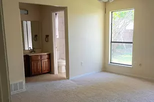 2314 Woodside Dr, Grand Prairie, TX 75052 - Photo 6