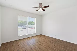 2637 W Randol Mill Rd, Arlington, TX 76012 - Photo 8