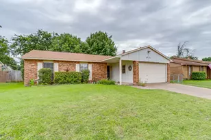 6820 Glenwood Dr, North Richland Hills, TX 76182 - Photo 2