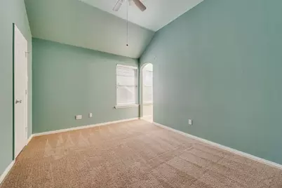 515 Suffolk Drive, Grand Prairie, TX 75052 - Photo 18