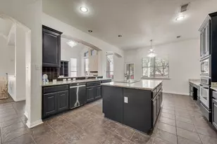 515 Suffolk Dr, Grand Prairie, TX 75052 - Photo 8