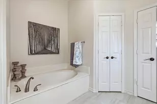 121 Honeysuckle Dr, Justin, TX 76247 - Photo 22