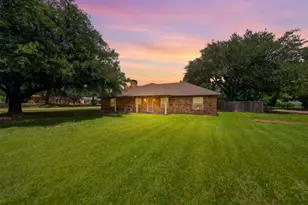 709 S Oak St, Van, TX 75790 - Photo 1