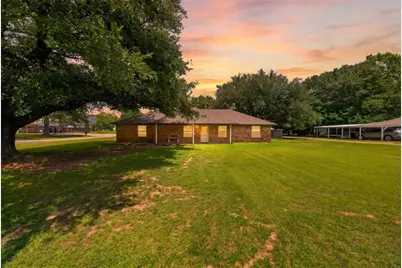 709 S Oak Street, Van, TX 75790 - Photo 1