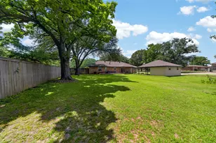 709 S Oak St, Van, TX 75790 - Photo 32