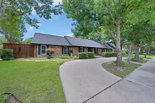 1601 Oak Meadow Dr, Irving, TX 75061 - Photo 32