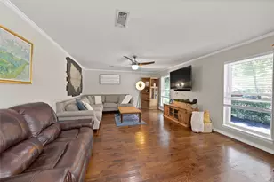 1601 Oak Meadow Dr, Irving, TX 75061 - Photo 6