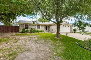 1702 Pine Knot Dr, Garland, TX 75044 - Photo 2