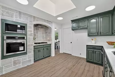 2340 Highlands Creek Road, Carrollton, TX 75007 - Photo 8