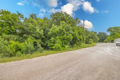 5719 Canyon Creek Court, Granbury, TX 76048 - Photo 6