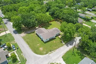 408 N Gowdy St, Whitewright, TX 75491 - Photo 34