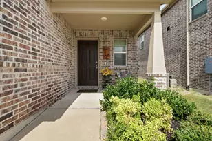 325 Hopson St, Van Alstyne, TX 75495 - Photo 2