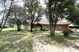 107 Ridge Ct, Glen Rose, TX 76043 - Photo 2