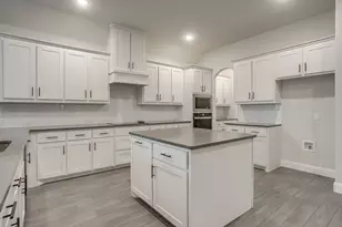 3200 Signal Hill Dr, Burleson, TX 76028 - Photo 12