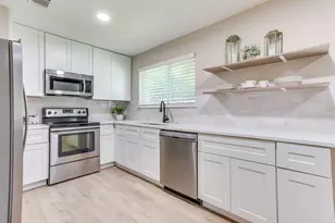 433 Linda Dr, Burleson, TX 76028 - Photo 10