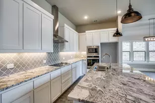 139 Lakeview Cir, Pilot Point, TX 76258 - Photo 2