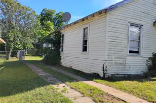 728 W Elm St, Denison, TX 75020 - Photo 2