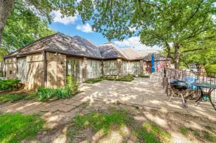 2719 Fairway Park St, Grand Prairie, TX 75050 - Photo 24