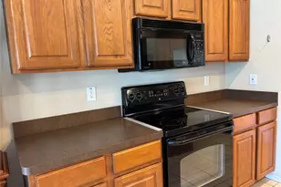 1100 Linden Dr, Burleson, TX 76028 - Photo 6