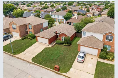 10621 Cloisters Drive, Fort Worth, TX 76131 - Photo 4