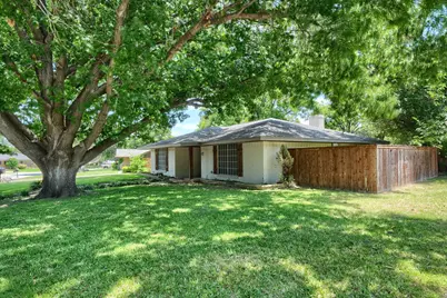 4049 Alicante Avenue, Fort Worth, TX 76133 - Photo 2