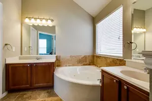 15009 Frisco Ranch Dr, Little Elm, TX 75068 - Photo 6