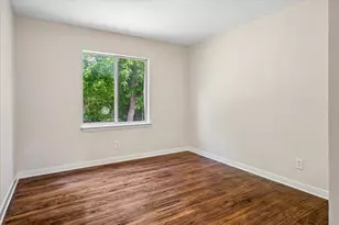 10850 Sharondale Dr, Dallas, TX 75228 - Photo 8