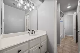 6806 Thornbird Ln, Arlington, TX 76001 - Photo 30