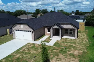 306 Backlash Dr, Gun Barrel City, TX 75156 - Photo 2