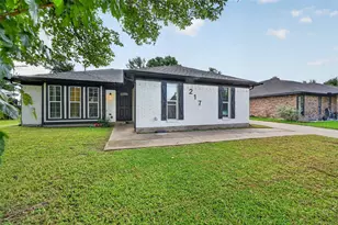 217 Teakwood Dr, Princeton, TX 75407 - Photo 2