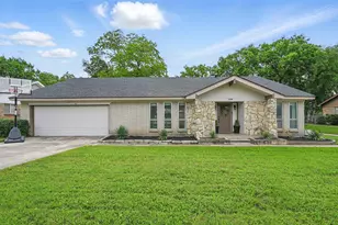 2108 Stonegate Dr N, Bedford, TX 76021 - Photo 4