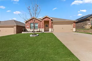 985 Alton Dr, Aubrey, TX 76227 - Photo 2