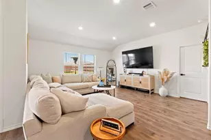 985 Alton Dr, Aubrey, TX 76227 - Photo 12