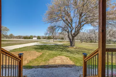 320 English Court, Springtown, TX 76082 - Photo 26