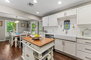 3921 Austin Ave, Waco, TX 76710 - Photo 14
