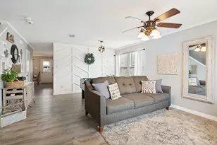 6015 Pietro Dr, Grand Prairie, TX 75052 - Photo 4