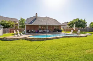 1365 Broadmoor Dr, Burleson, TX 76028 - Photo 36