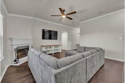 381 Coral Vine Lane, Burleson, TX 76028 - Photo 10