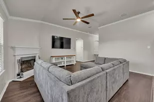 381 Coral Vine Ln, Burleson, TX 76028 - Photo 10