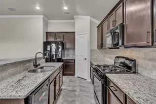 381 Coral Vine Ln, Burleson, TX 76028 - Photo 12