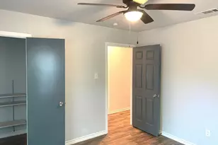 3921 Avenue H, Fort Worth, TX 76105 - Photo 10