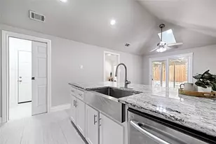 2831 Silverspring Rd, Carrollton, TX 75006 - Photo 2